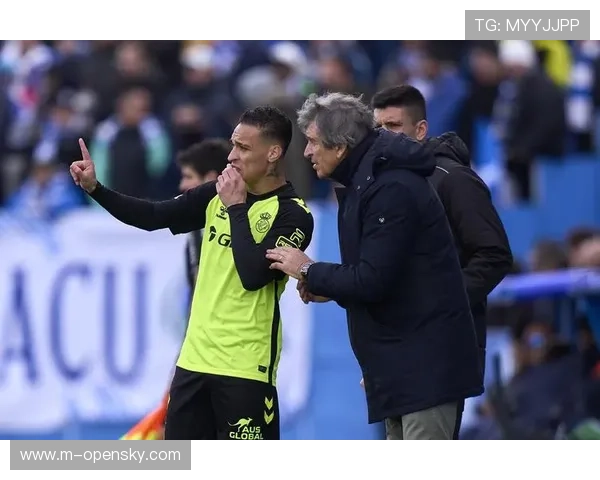 71岁贝蒂斯老帅佩莱格里尼训话唤醒球队,三天内完成零封复仇 71岁贝蒂斯老帅佩莱格里尼训话唤醒球队,三天内完成零封复仇