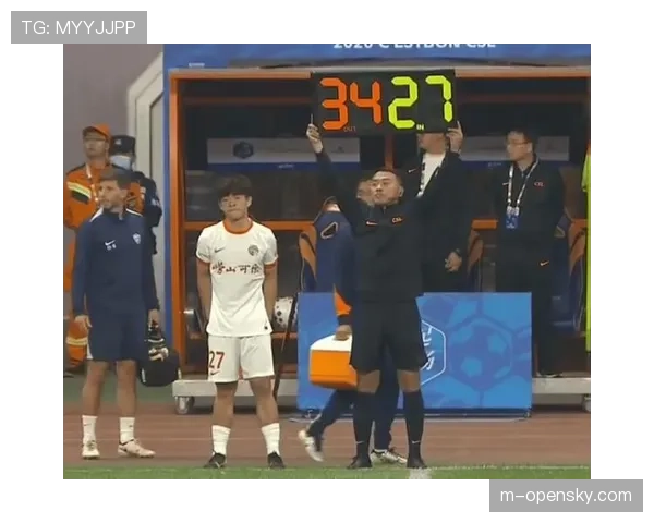 2009年龄段球员邝兆镭代表青岛海牛亮相，成中超最年轻出场者